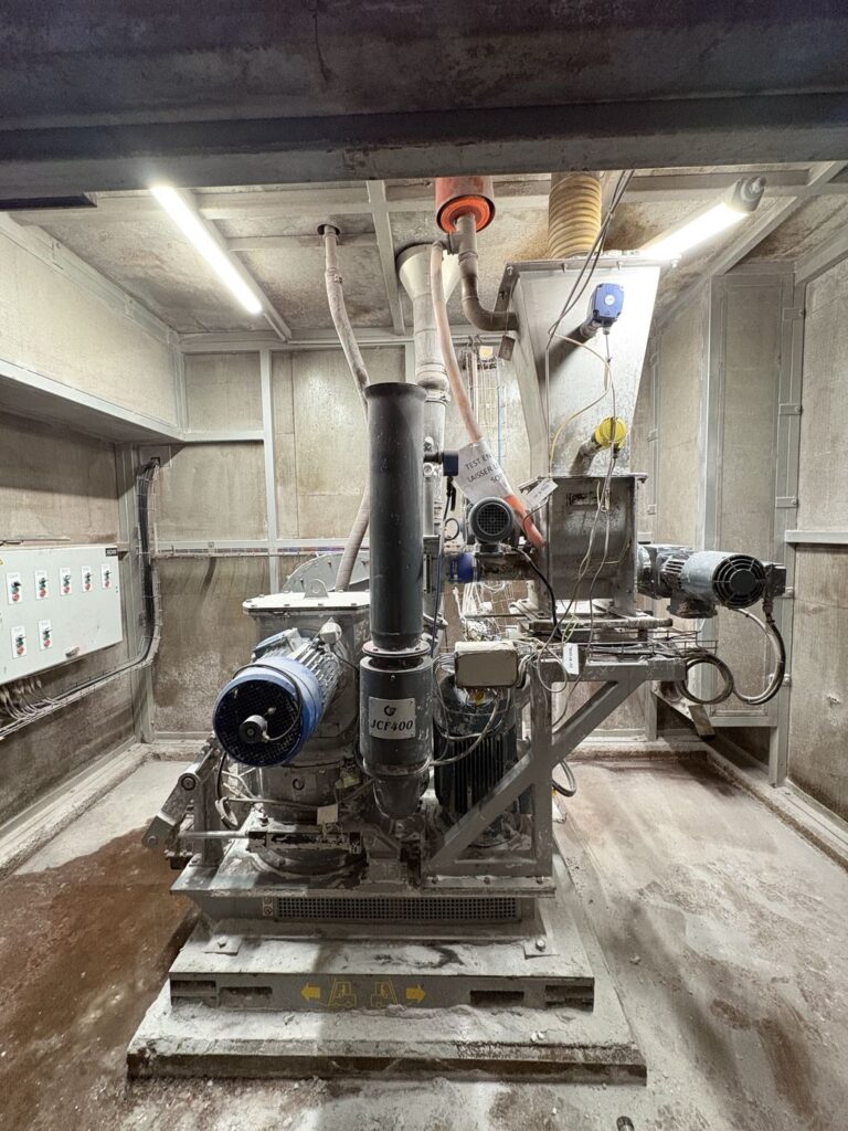 Installation de traitement de poudre nettoyée par cryogénie — avant intervention